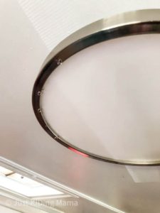 Flat round ceiling mounted light